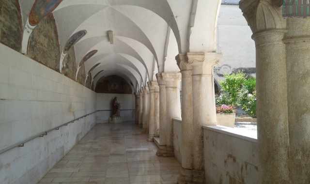 Andria, chiostro e affreschi del 400 in una casa di riposo: Tesoro sconosciuto